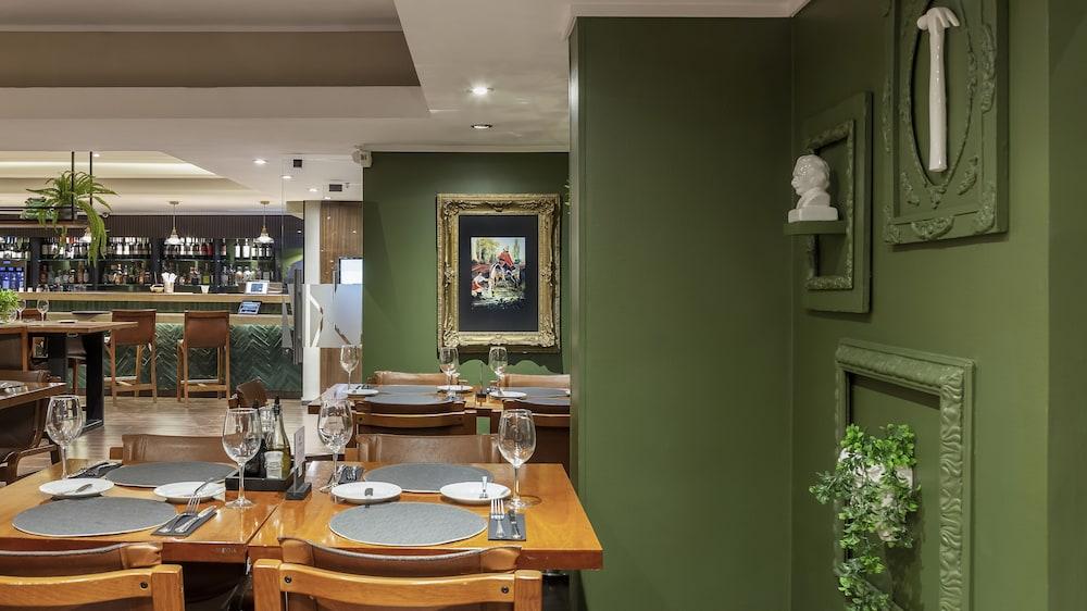 restaurant cafeteria