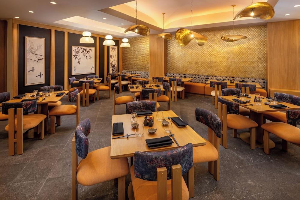restaurant cafeteria