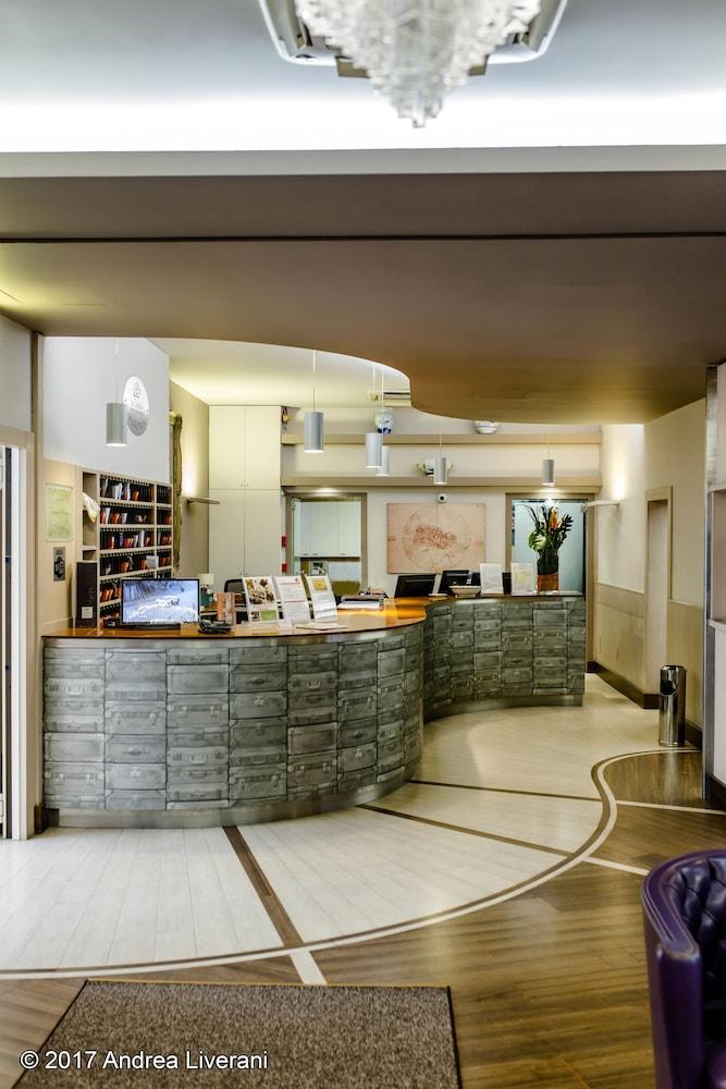 lobby