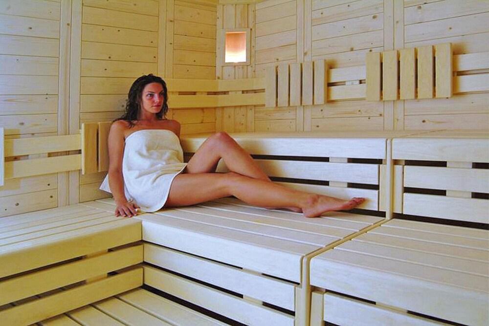 swimming pool spa