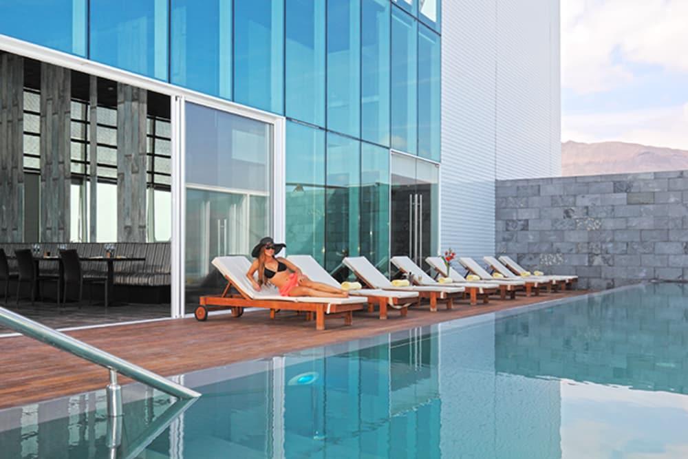 swimming pool spa