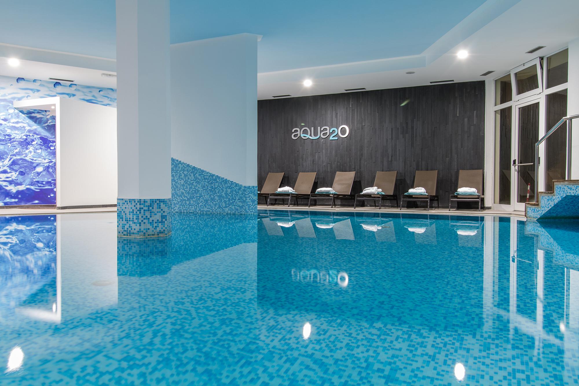 swimming pool spa