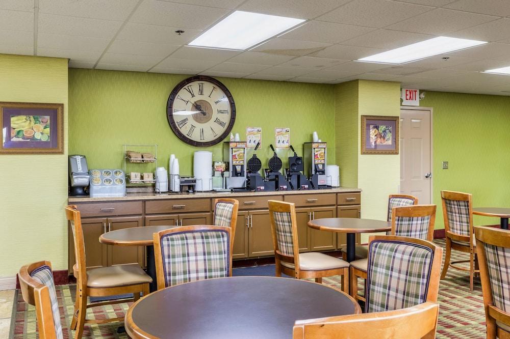 restaurant cafeteria