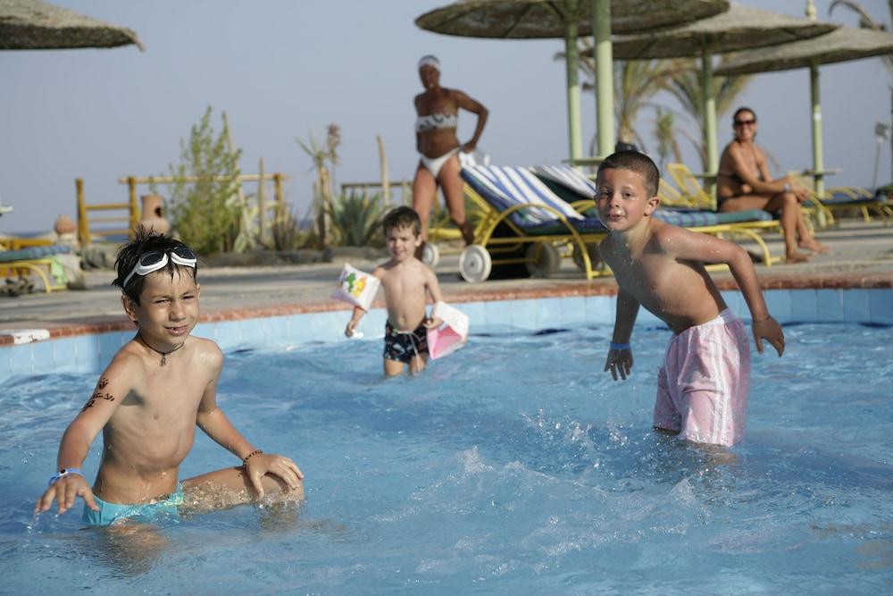 swimming pool spa