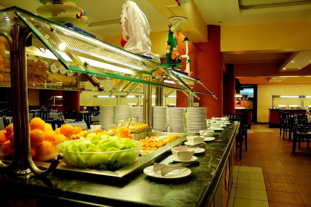 restaurant cafeteria