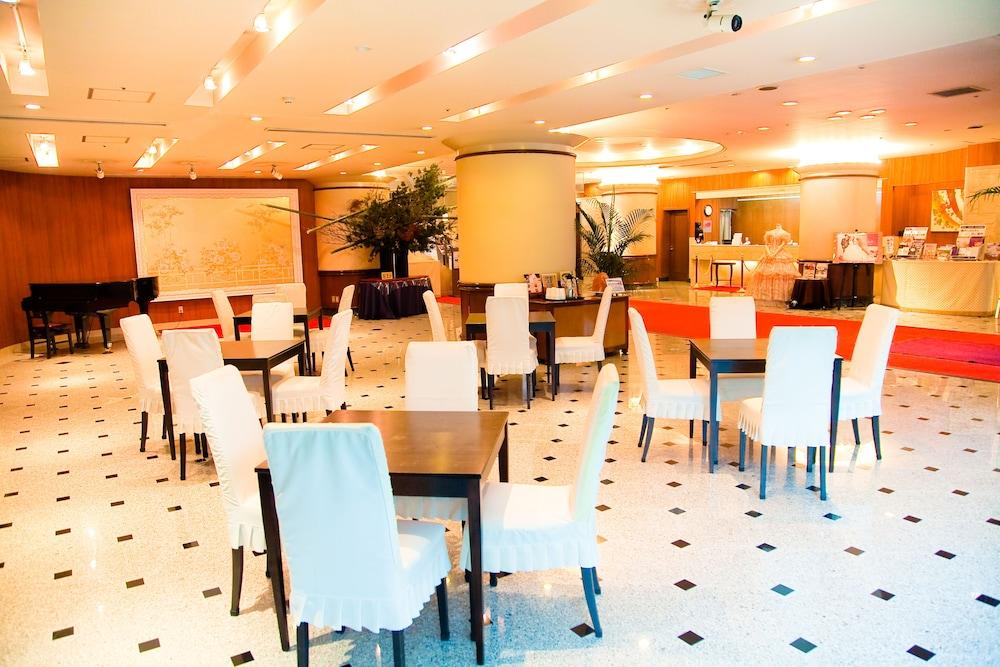 restaurant-cafeteria