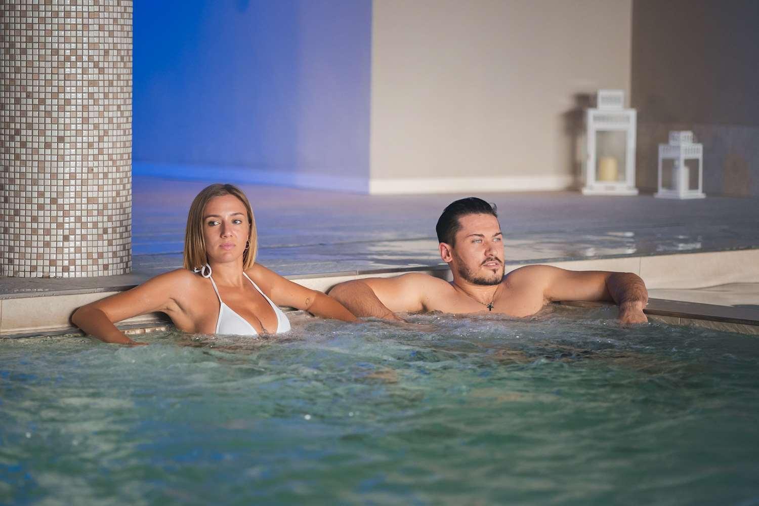 swimming pool spa