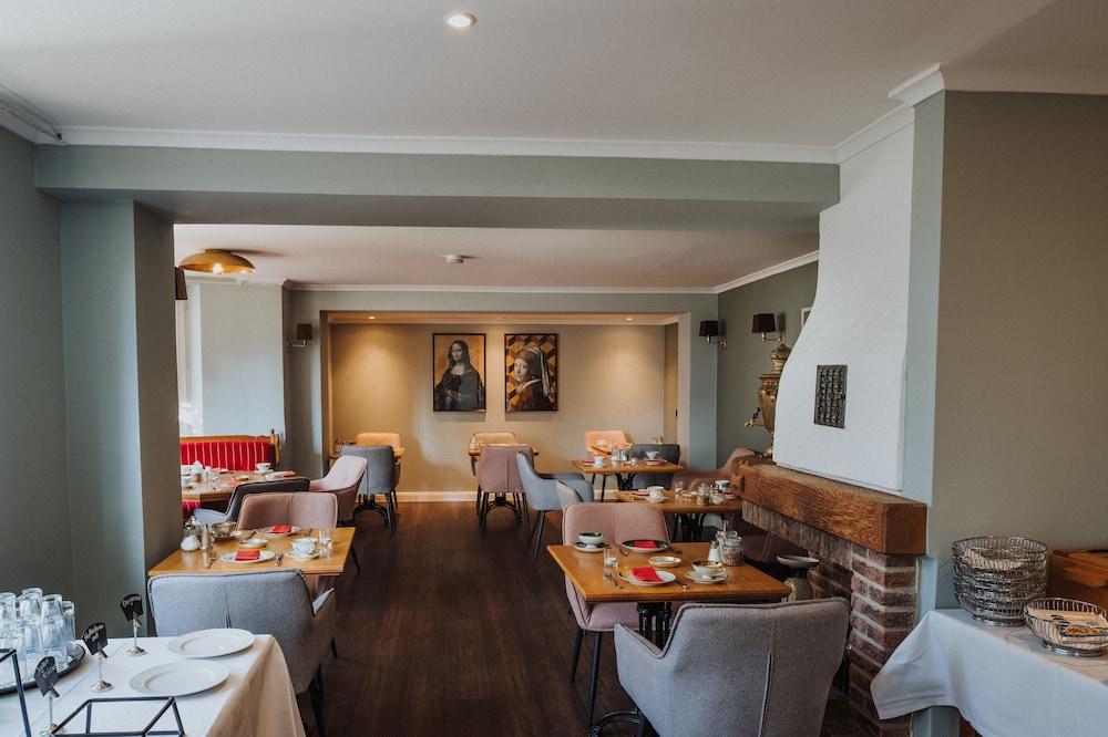 restaurant-cafeteria