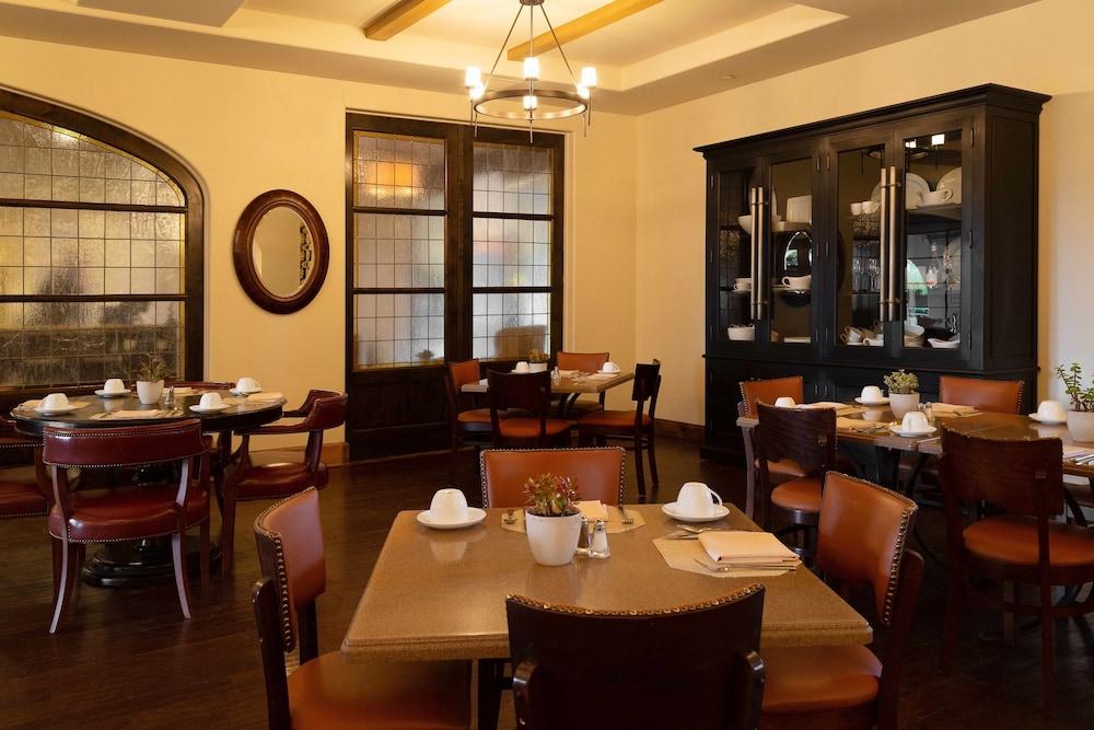 restaurant-cafeteria