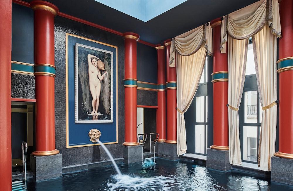 swimming pool spa