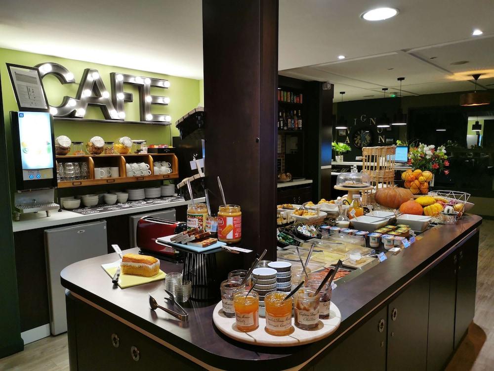 restaurant cafeteria