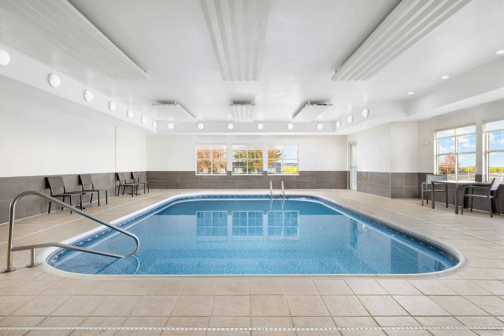 swimming pool spa