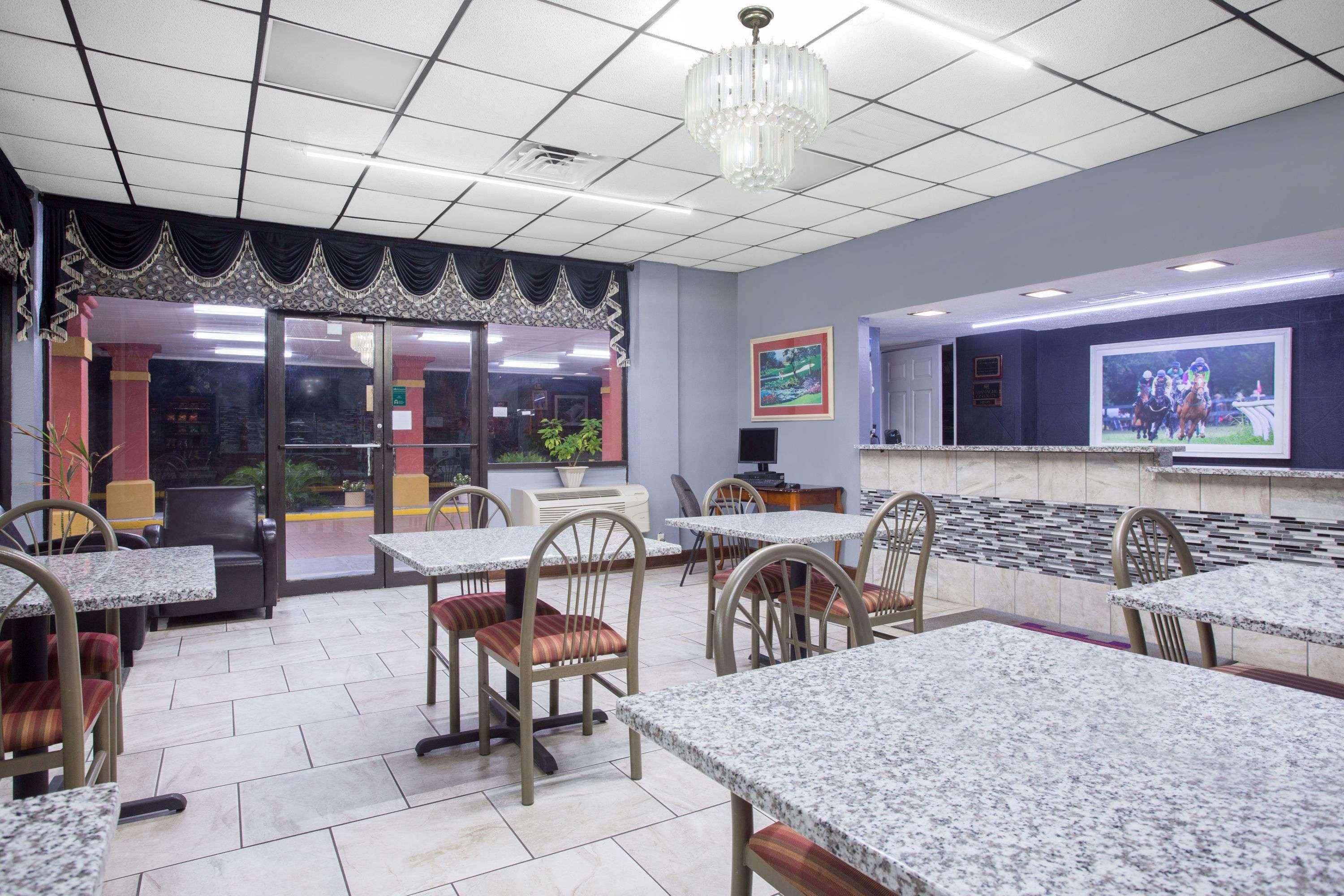 restaurant cafeteria