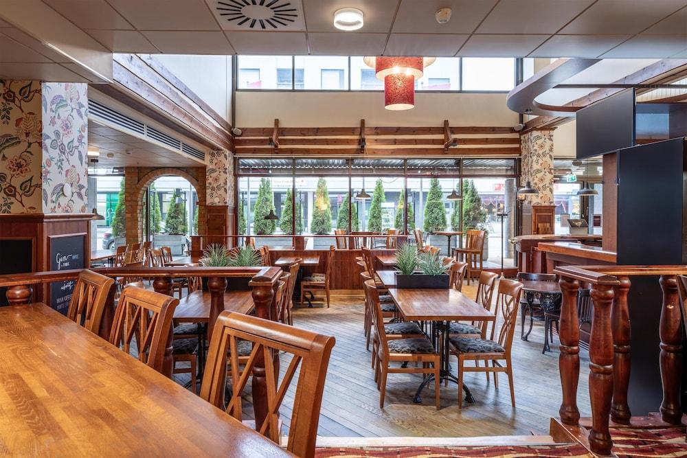 restaurant cafeteria