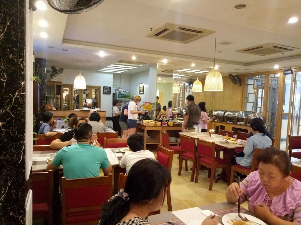 restaurant cafeteria