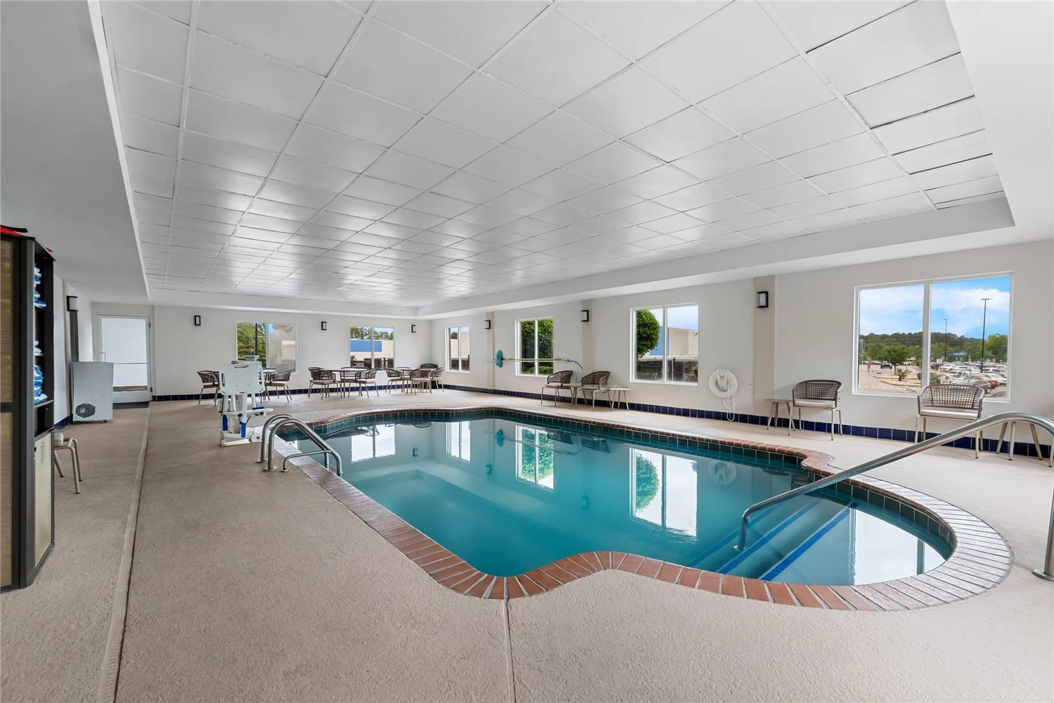 swimming pool spa