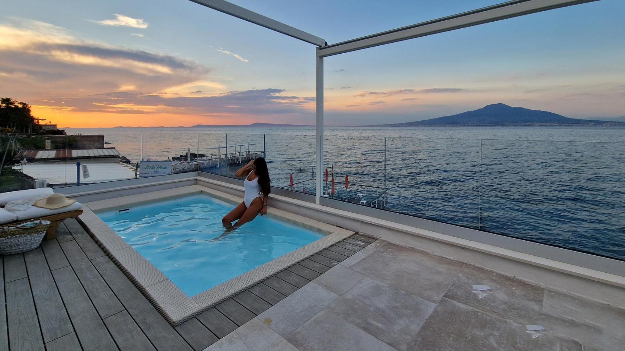 swimming pool spa