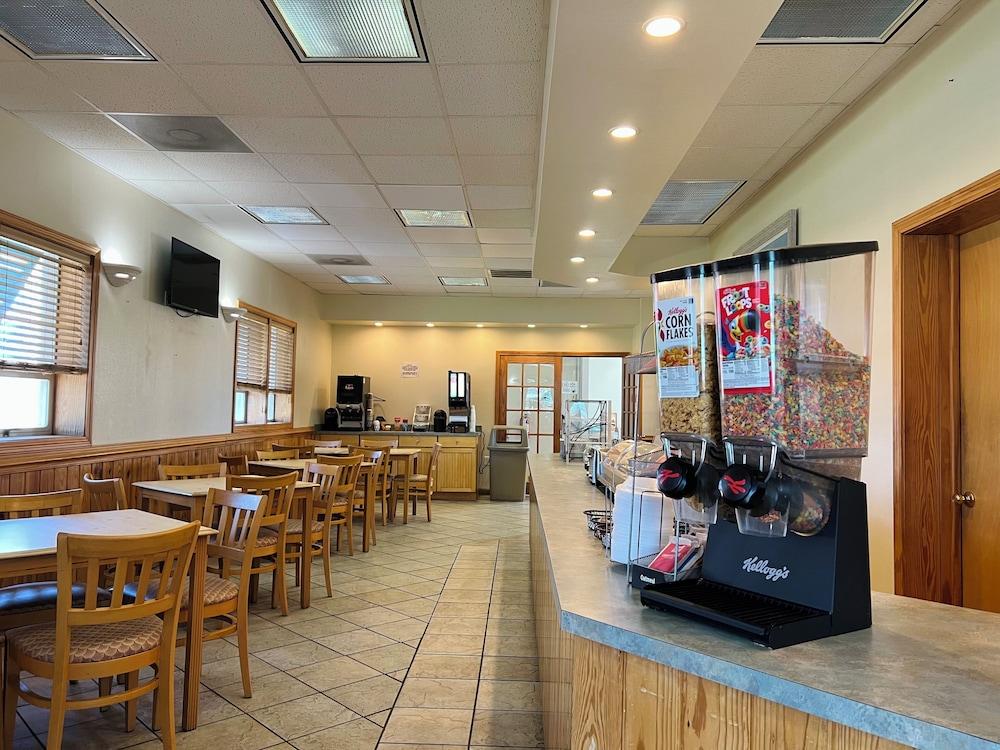 restaurant cafeteria