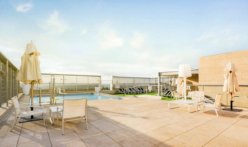 swimming pool spa
