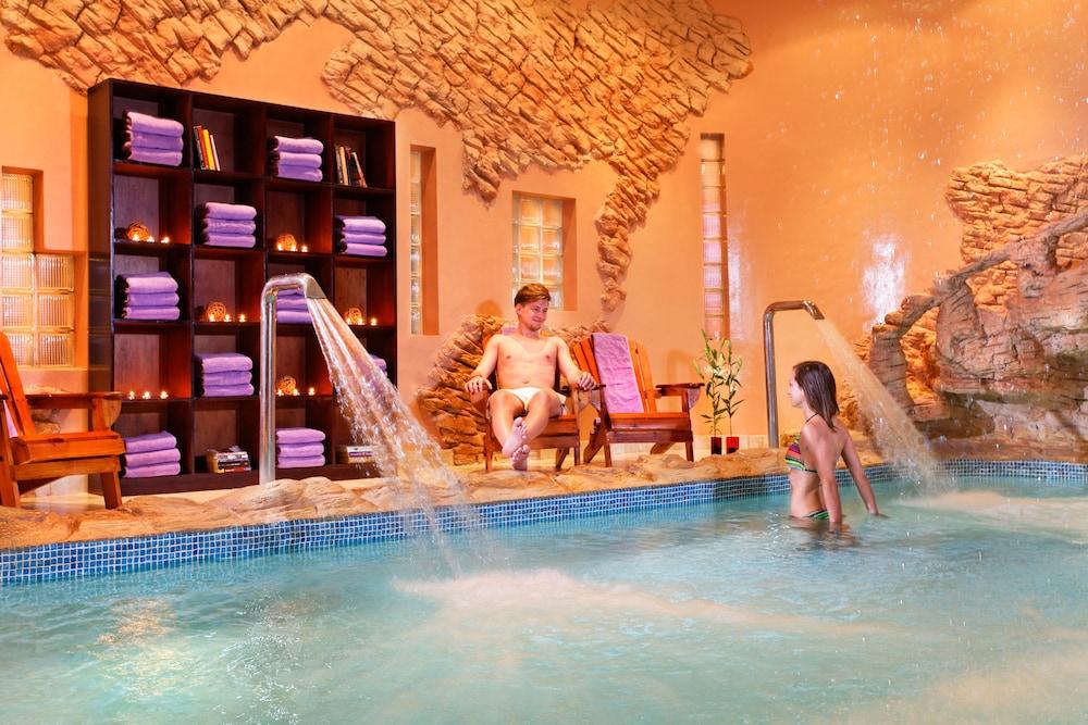 swimming pool spa