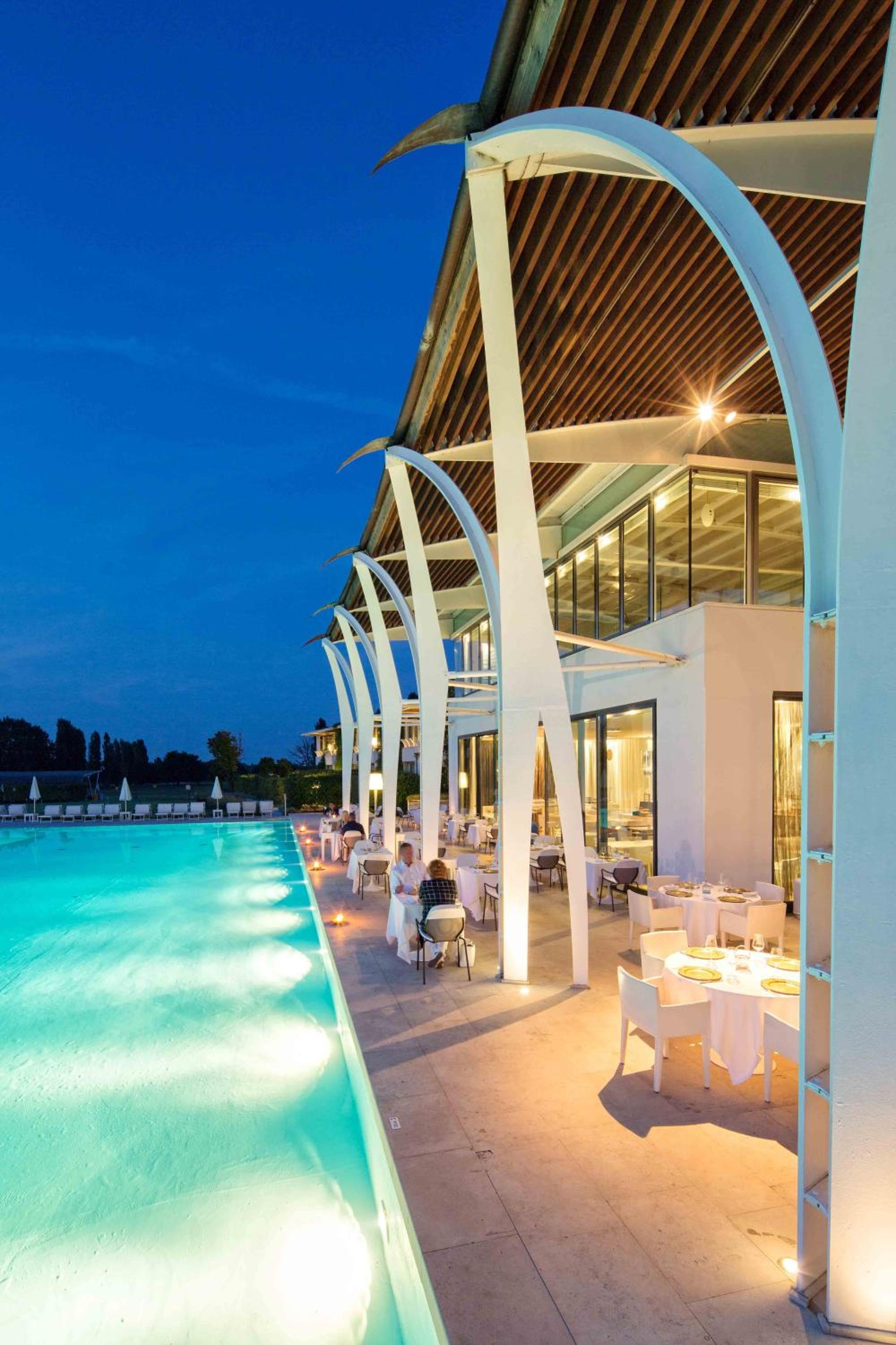 swimming pool spa