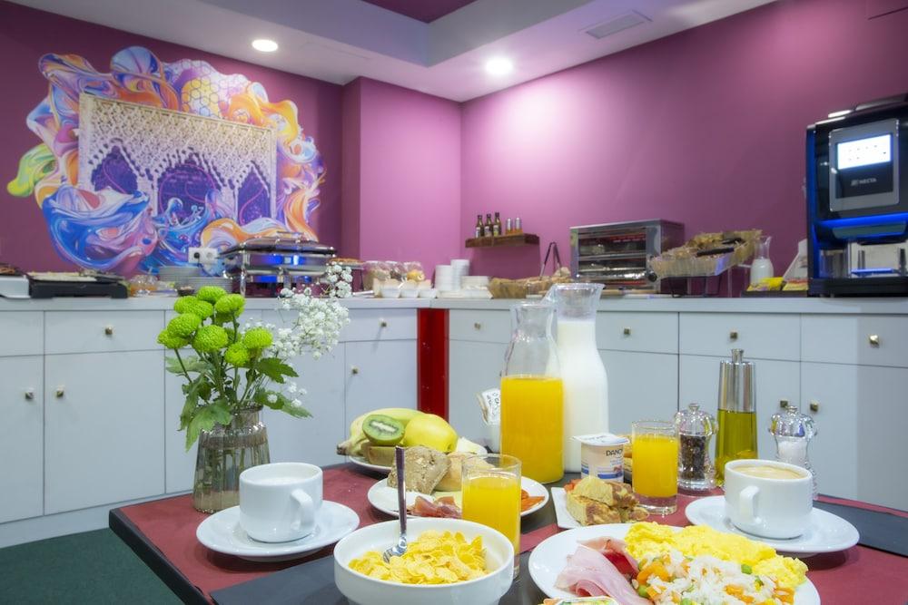 restaurant cafeteria