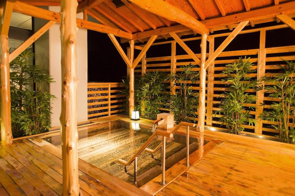 swimming pool spa