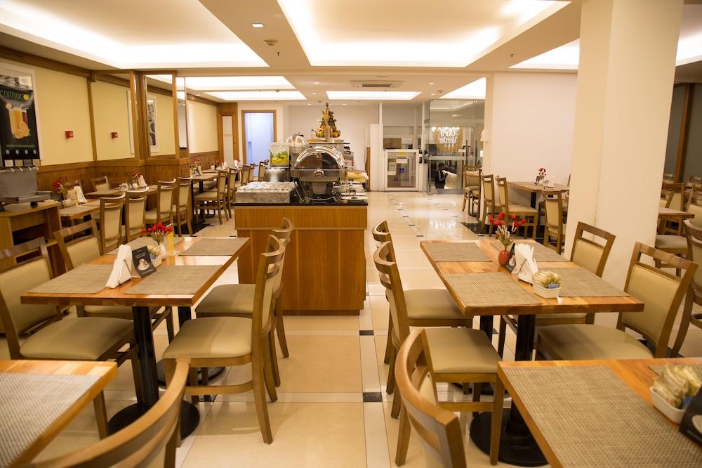 restaurant cafeteria