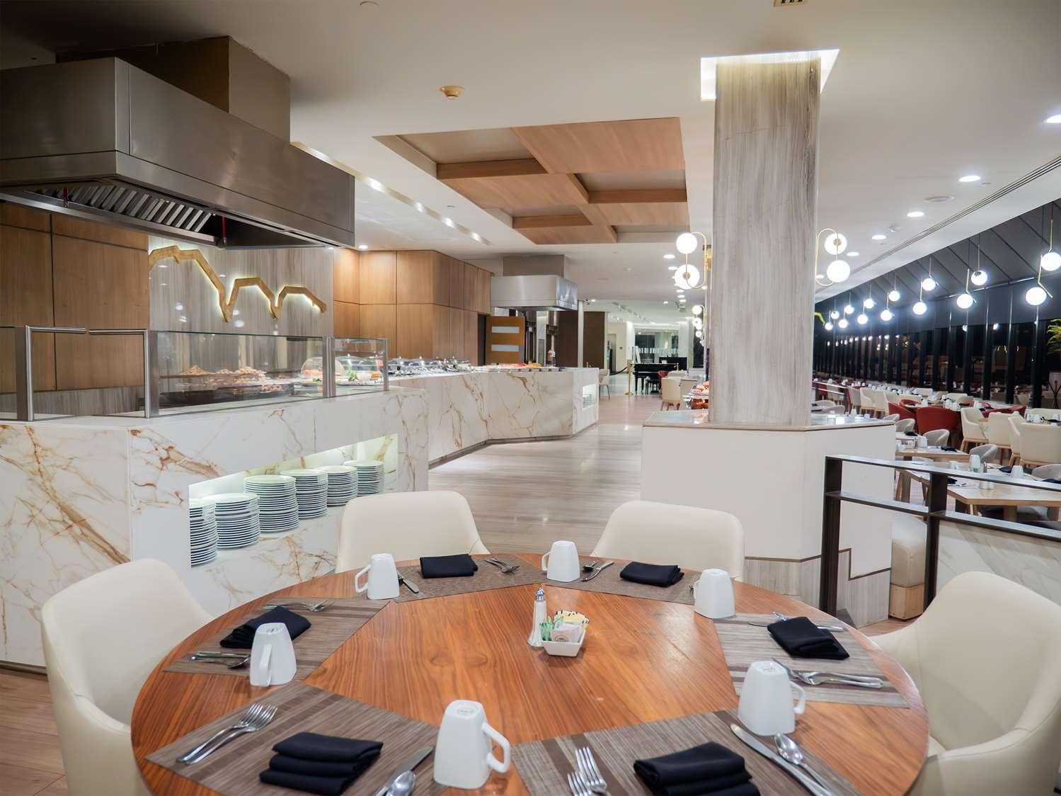 restaurant cafeteria