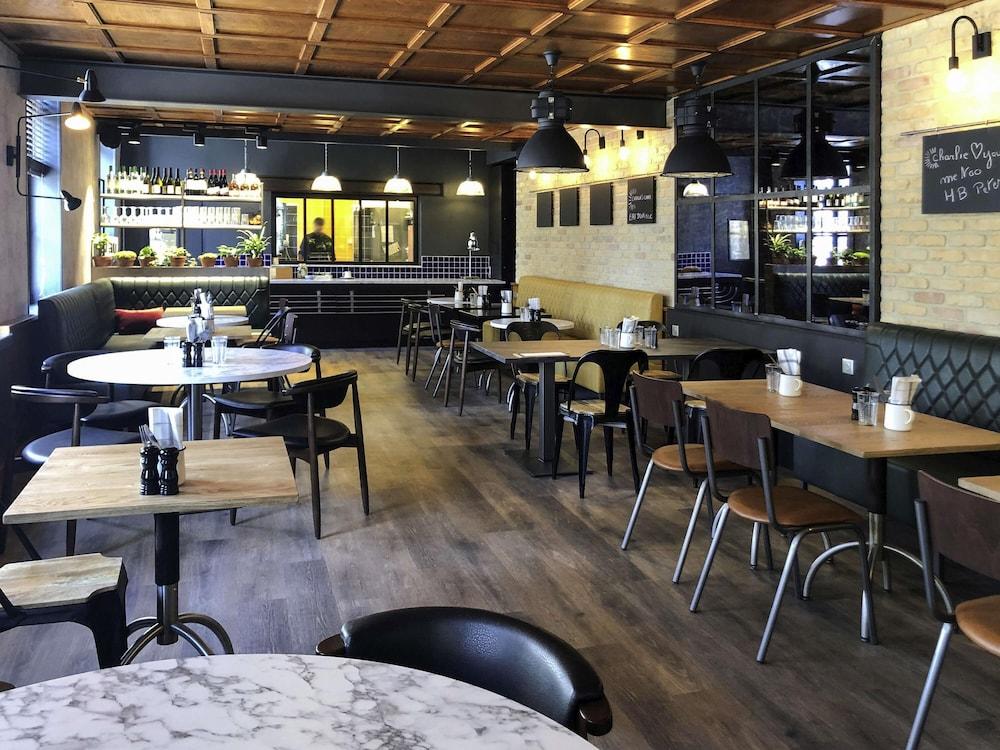 restaurant cafeteria