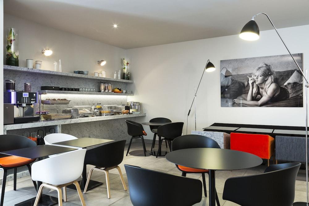 restaurant-cafeteria