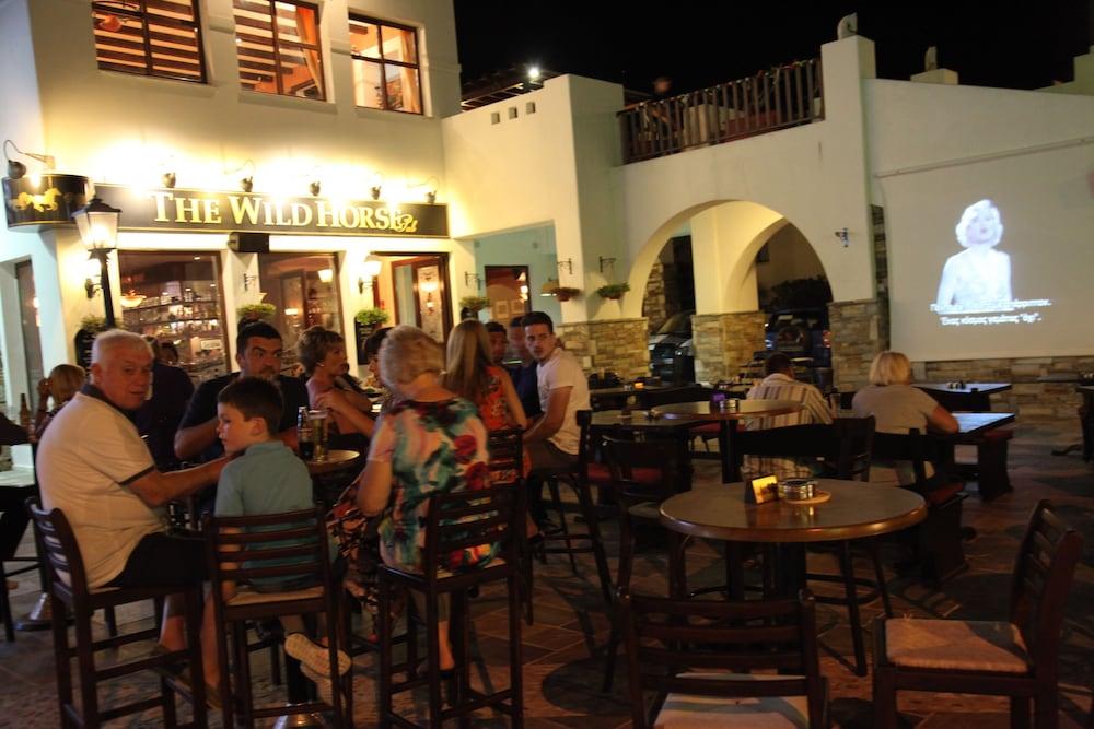 restaurant cafeteria