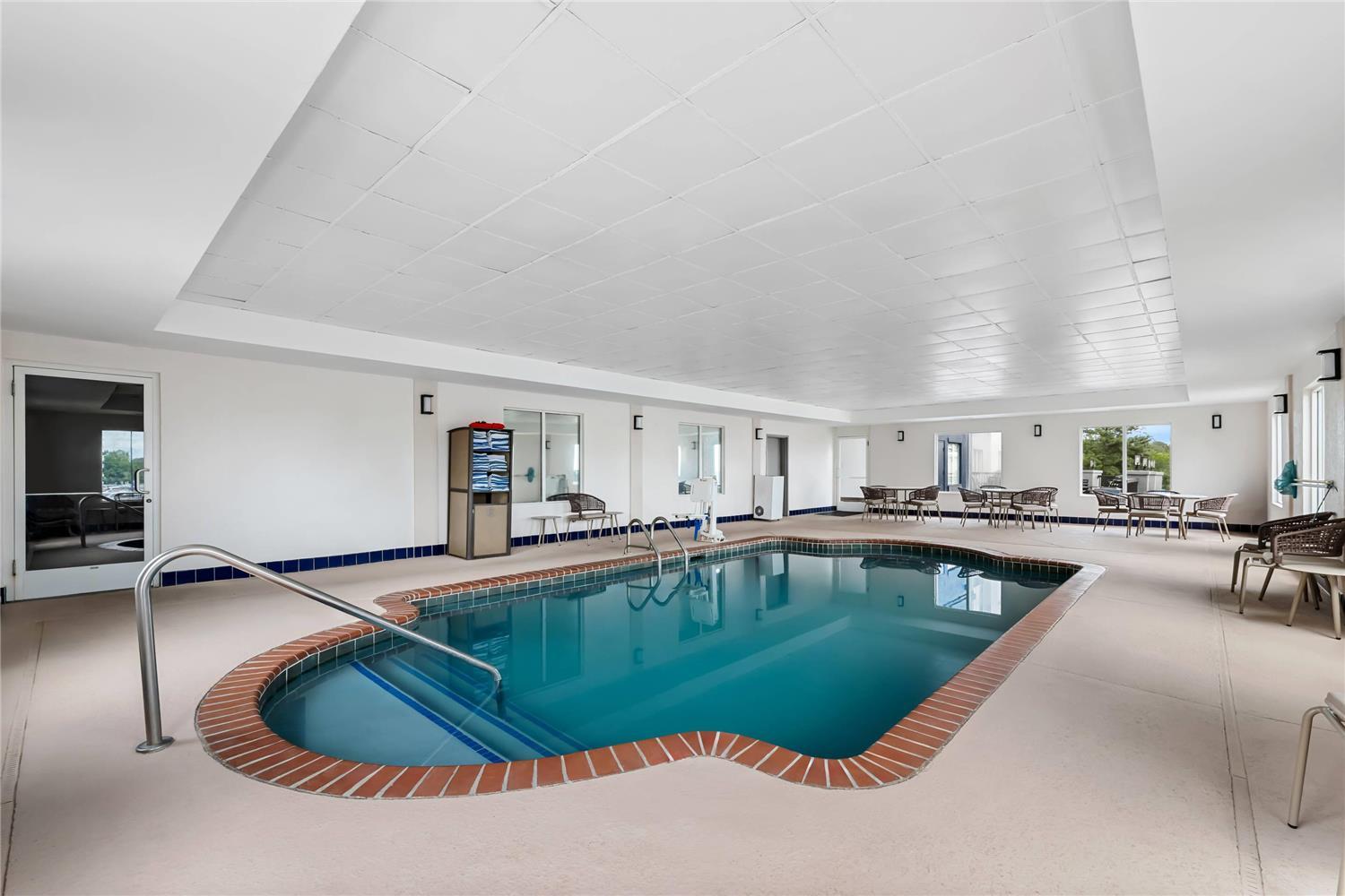 swimming pool spa