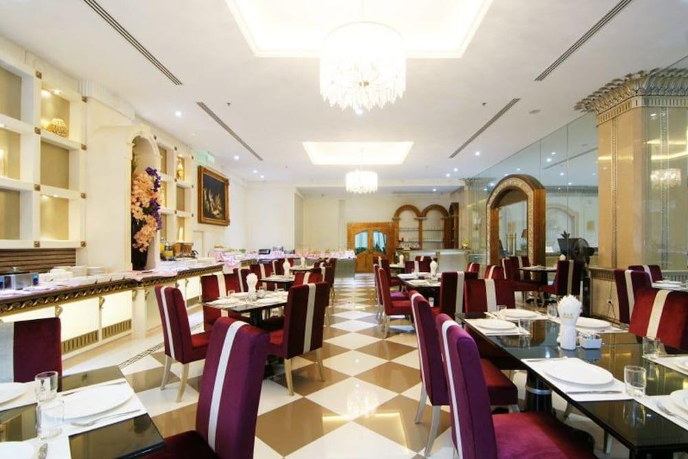 restaurant cafeteria