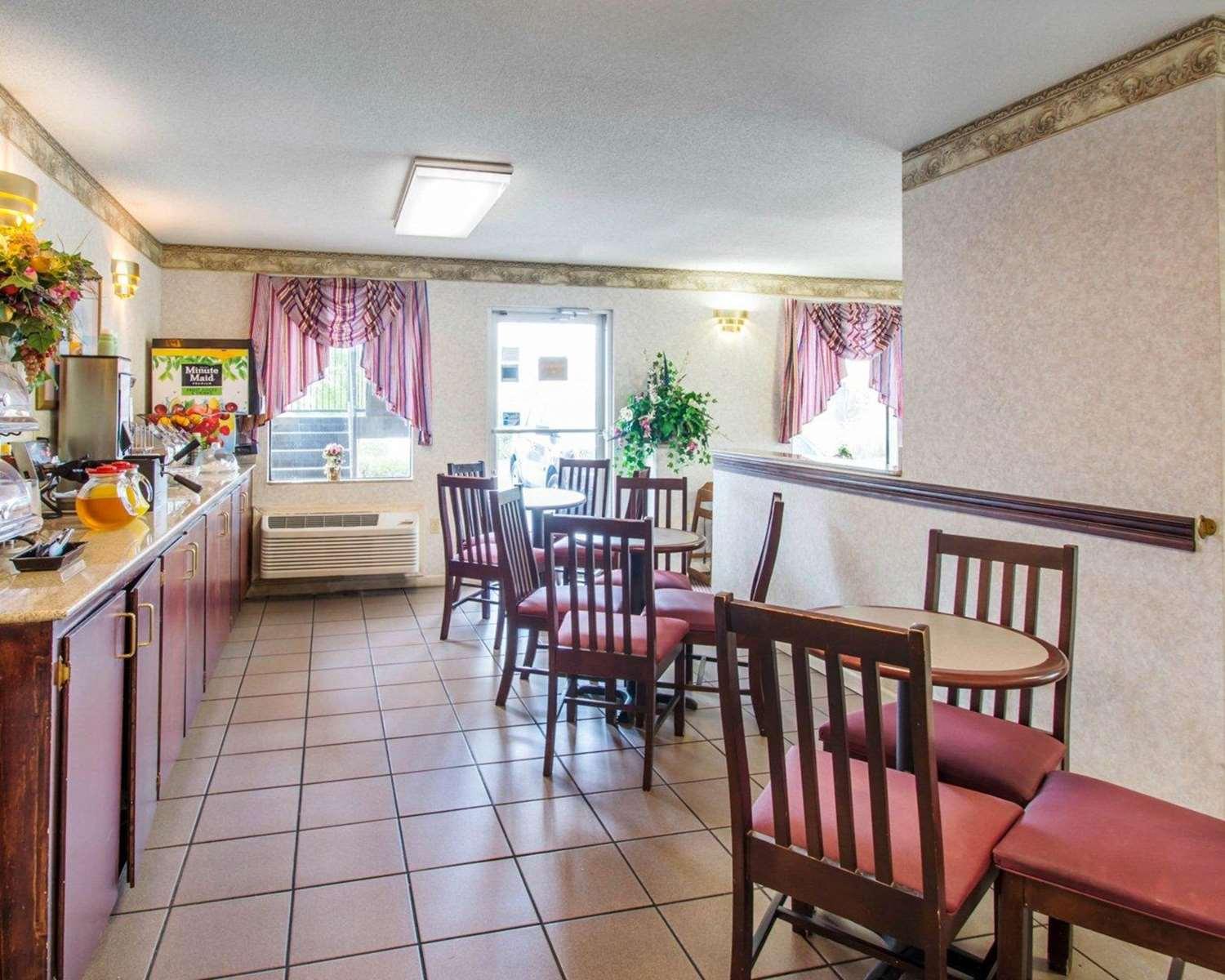 restaurant cafeteria