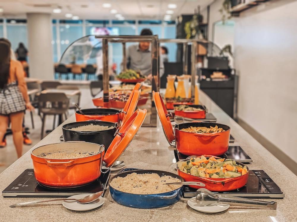 restaurant cafeteria