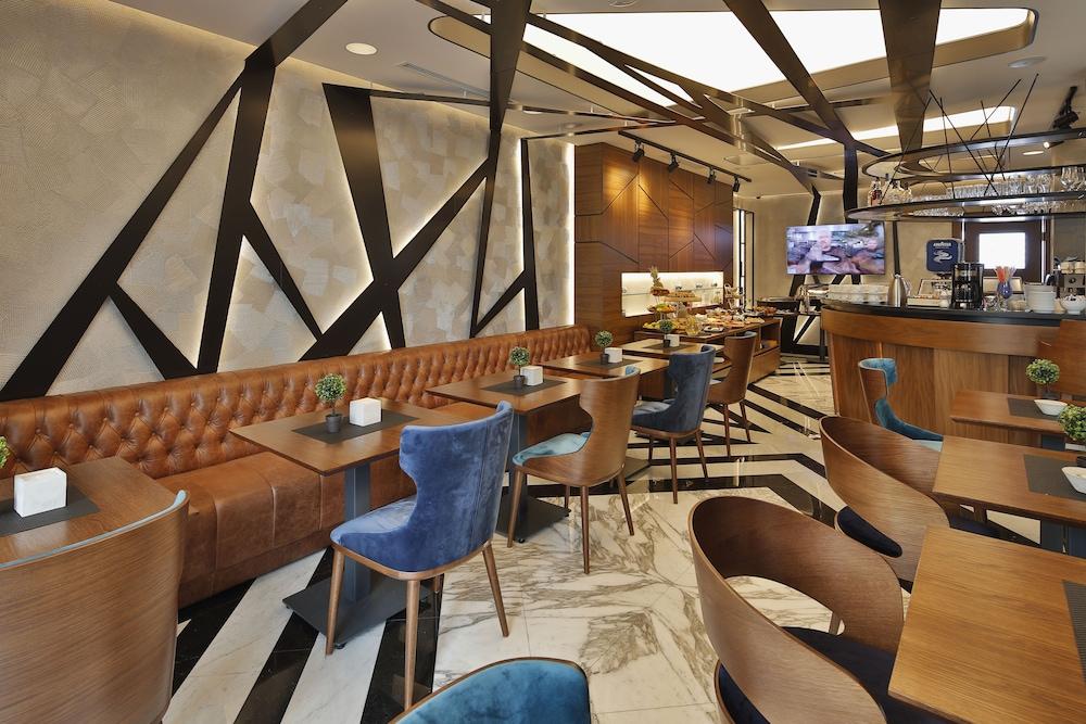 restaurant cafeteria