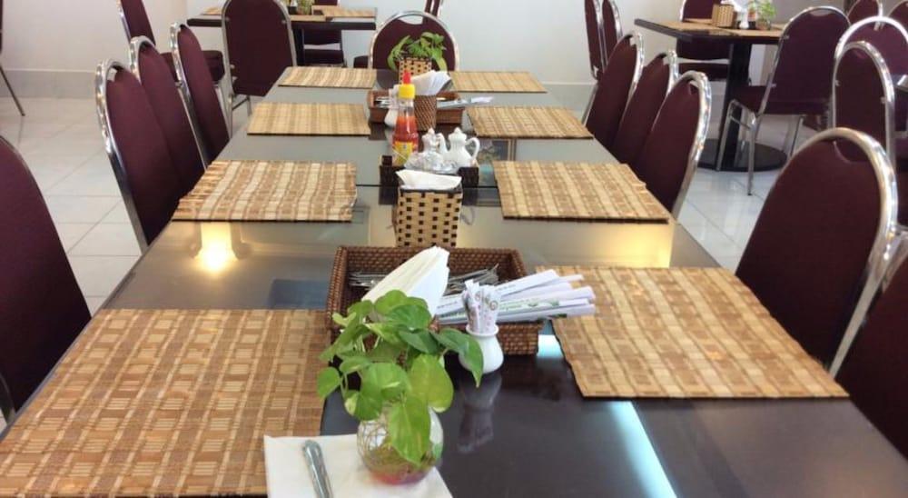 restaurant-cafeteria