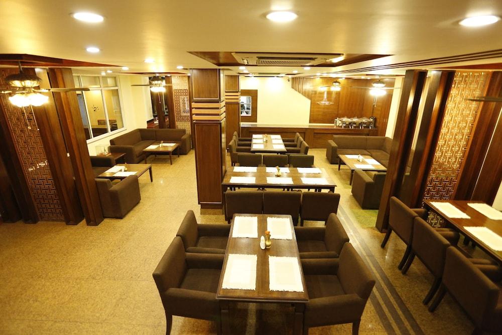 restaurant cafeteria