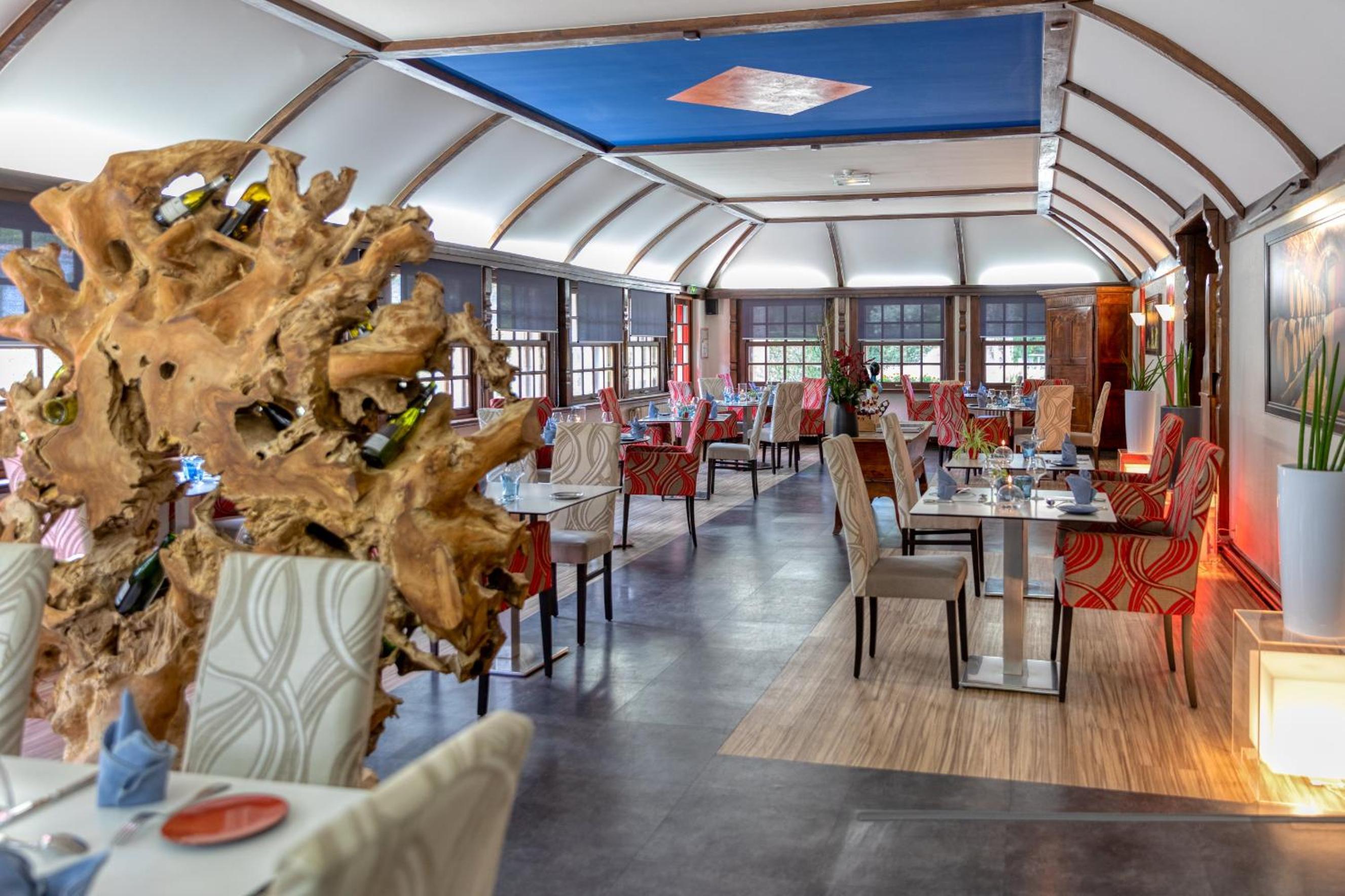 restaurant cafeteria