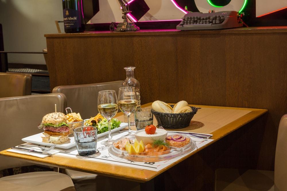restaurant cafeteria