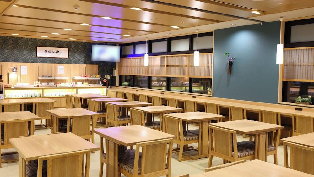 restaurant cafeteria