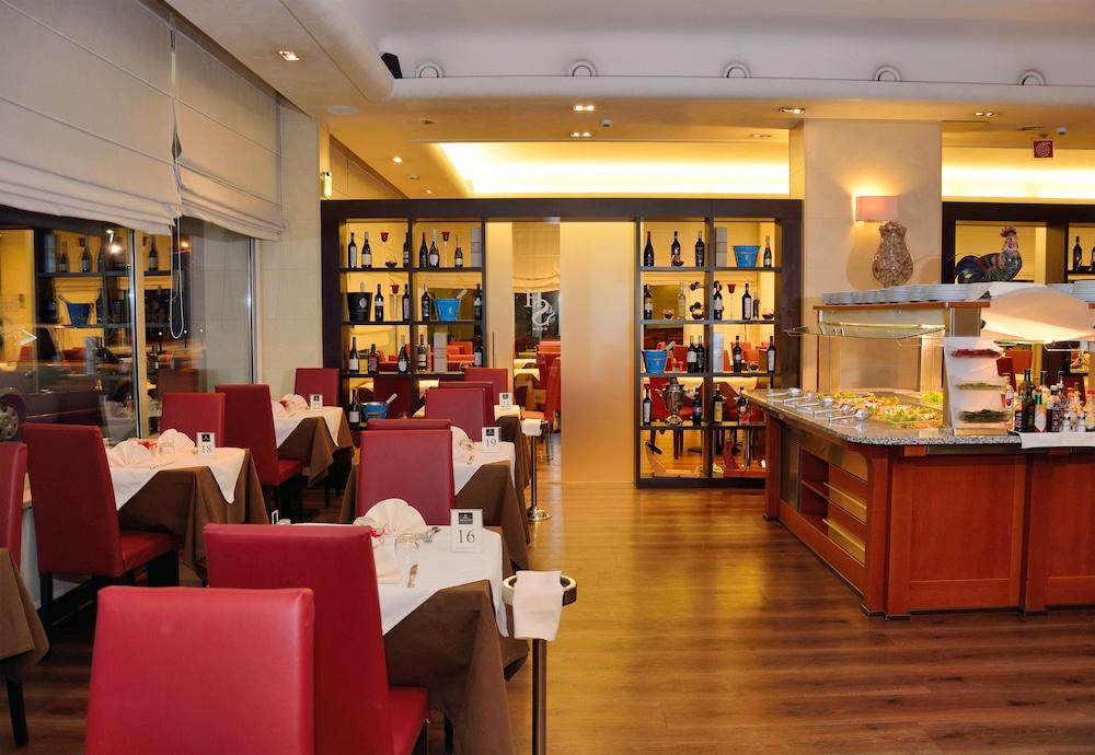 restaurant cafeteria