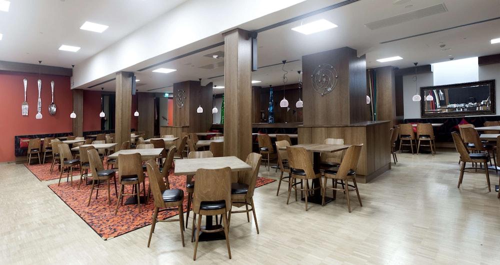 restaurant cafeteria
