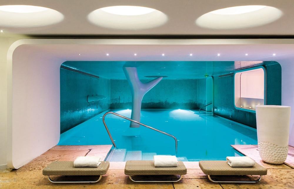 swimming pool spa