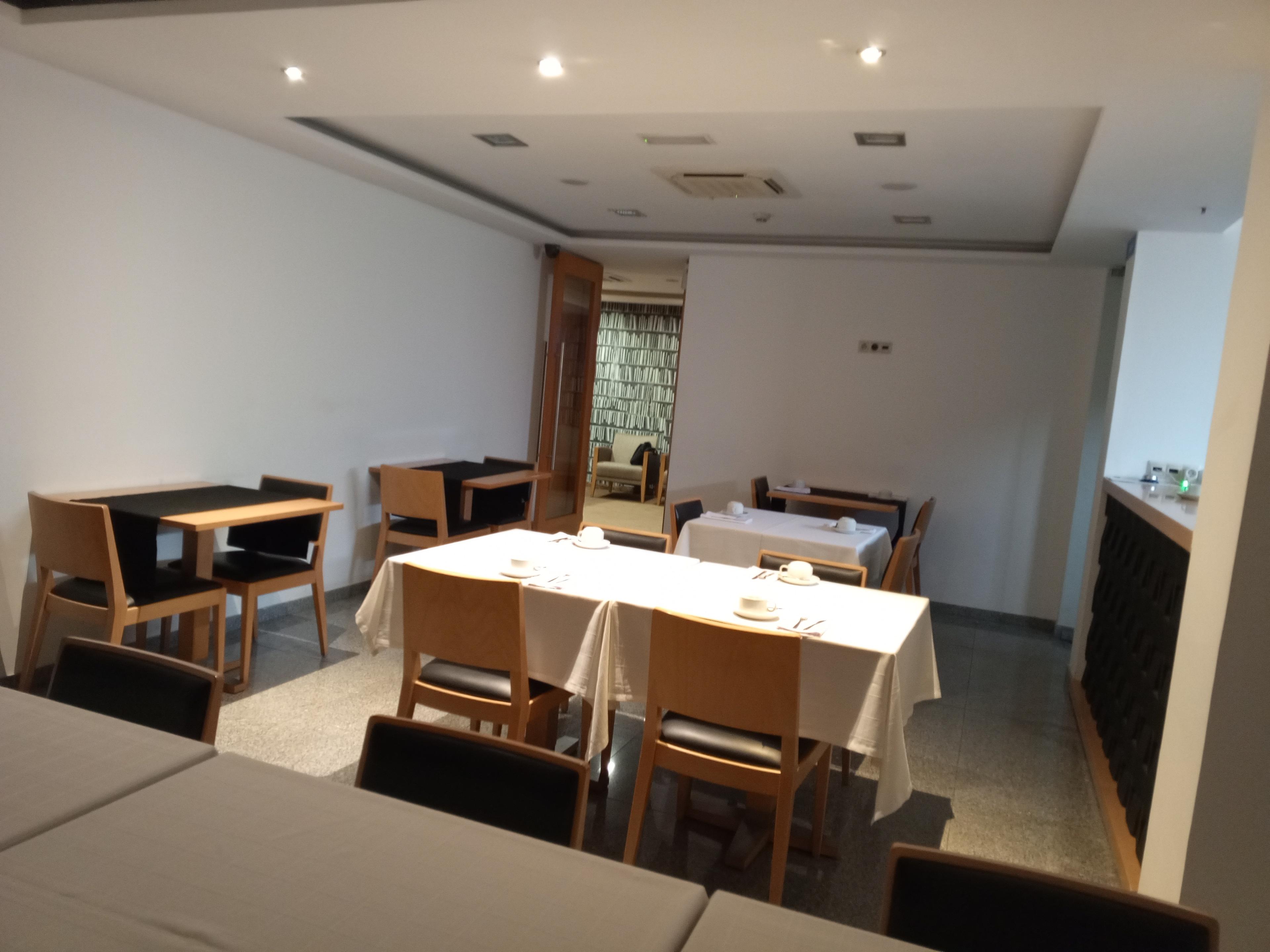 restaurant cafeteria