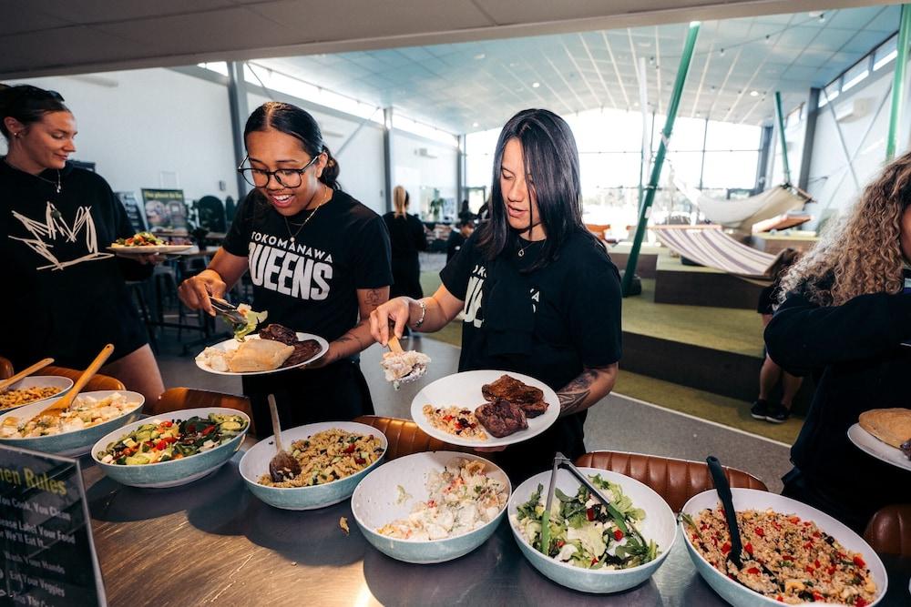 restaurant cafeteria