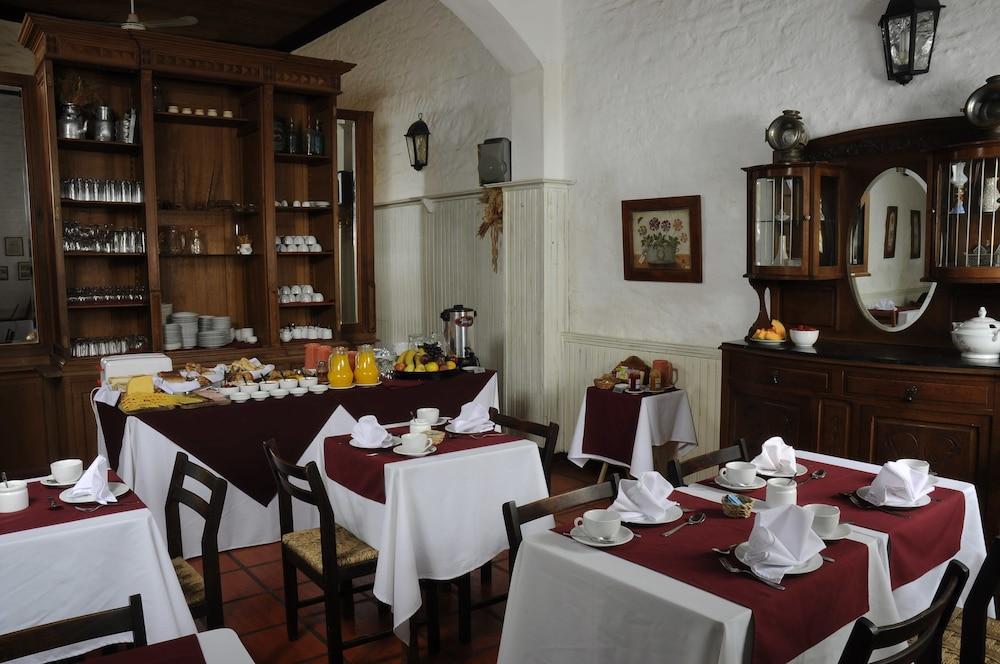 restaurant-cafeteria