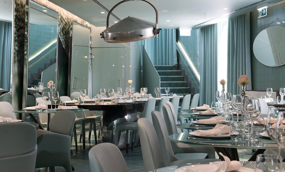 restaurant-cafeteria