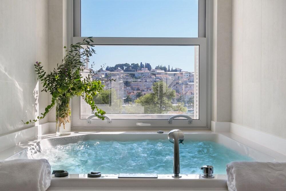 swimming pool spa